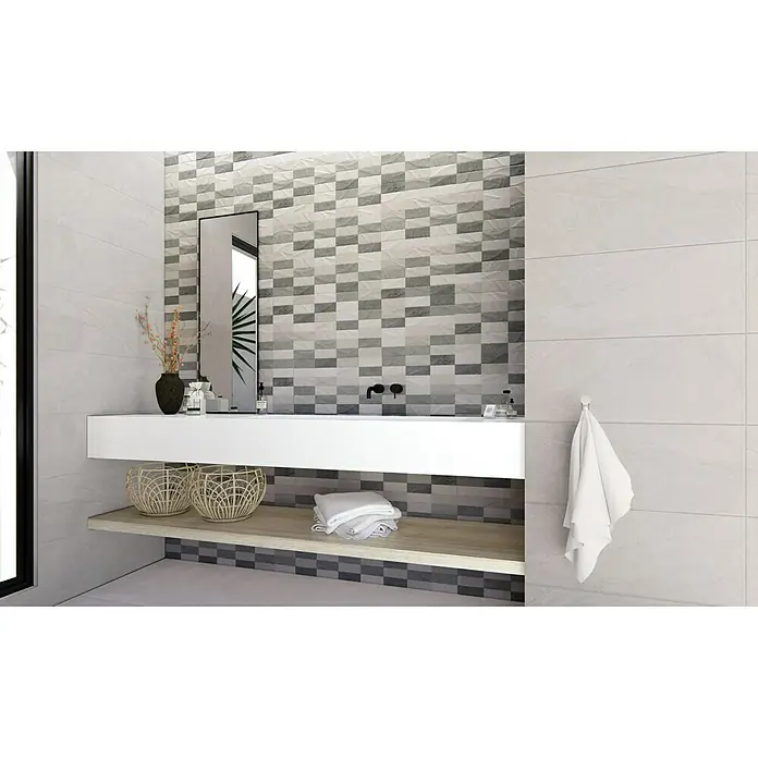 Revestimiento de pared Akane Mix - 30 x 90 cm, Gris/Blanco, Mate - Diseño de baño moderno con elegantes azulejos grises y blancos, un tocador flotante y elementos decorativos para un ambiente elegante.