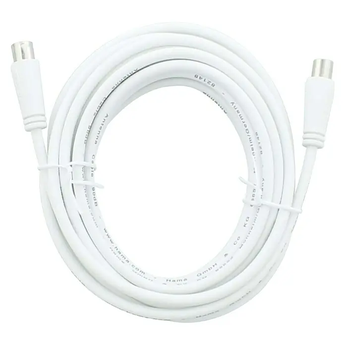 Hama Antennen-Anschlusskabel - 5 m, Weiß, 90 dB, Koax-Stecker, Koax-Kupplung - Weißes Koaxialkabel mit Antennensteckern an beiden Enden, aufgerollt dargestellt.