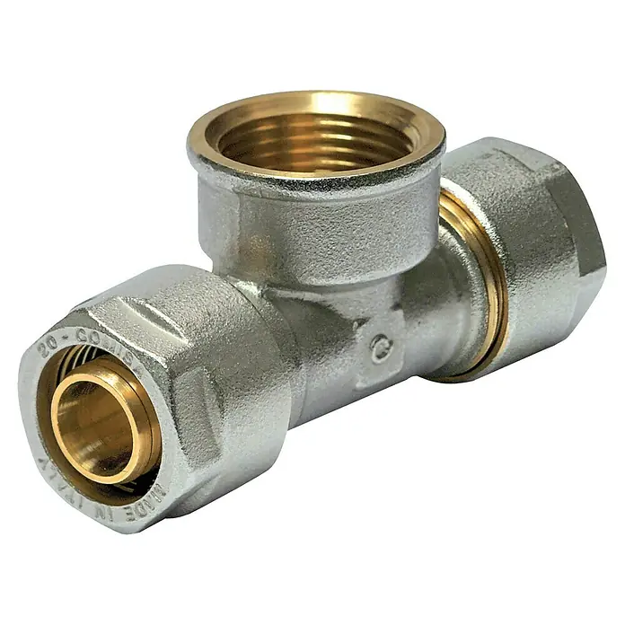 Comisa Schraub-T-Stück - Durchmesser: 16 mm, ¾″, Vernickelt - Nahaufnahme eines T-Stück-Rohrverbindungsstücks aus Metall mit Messingakzenten, das für Sanitäranwendungen verwendet wird.