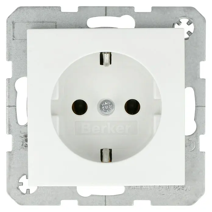 Berker S.1 Steckdose 47431909 - Polarweiß matt, Kunststoff, IP20 - Steckdose von Berker: Weißes Design mit silbernem Rahmen für moderne Innenräume. Optimale Funktionalität und stilvolles Aussehen vereint.