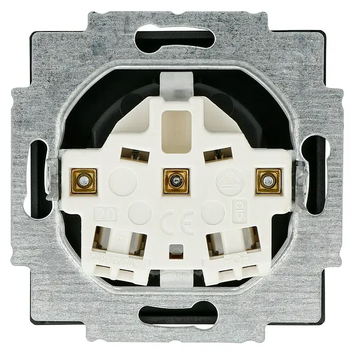 Busch-Jaeger Future Linear Steckdose 20 EUC-885 - Schwarz matt, 16 A - Nahaufnahme einer Schuko-Steckdose mit Metallrahmen, die die internen elektrischen Anschlüsse und Zertifizierungen zeigt.