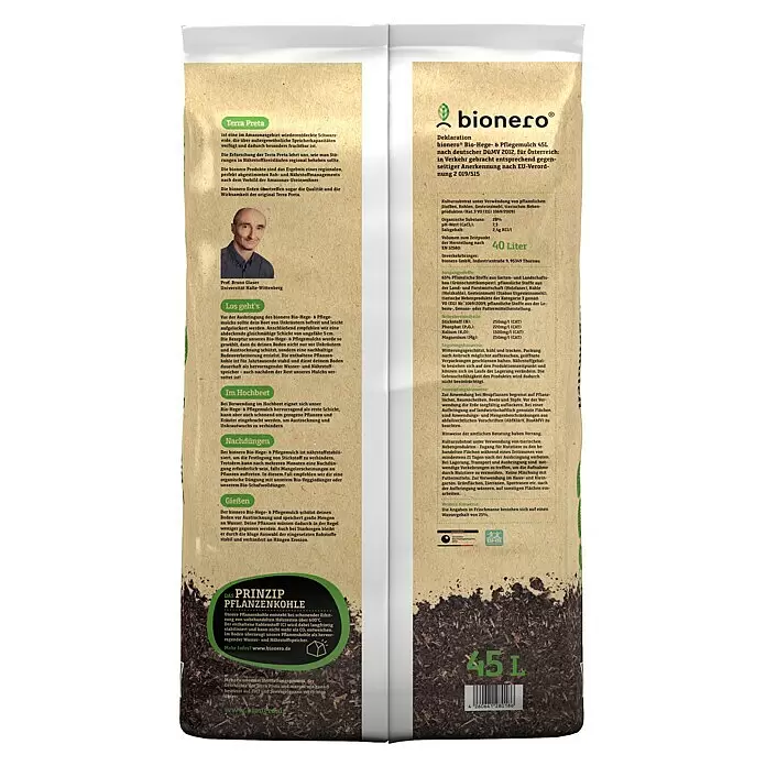 bionero Terra Preta Rindenmulch Hege- & Pflegemulch - 45 l - Brauner Kraftpapiersack mit dunklem Bio-Hege- & Pflegemulch.
