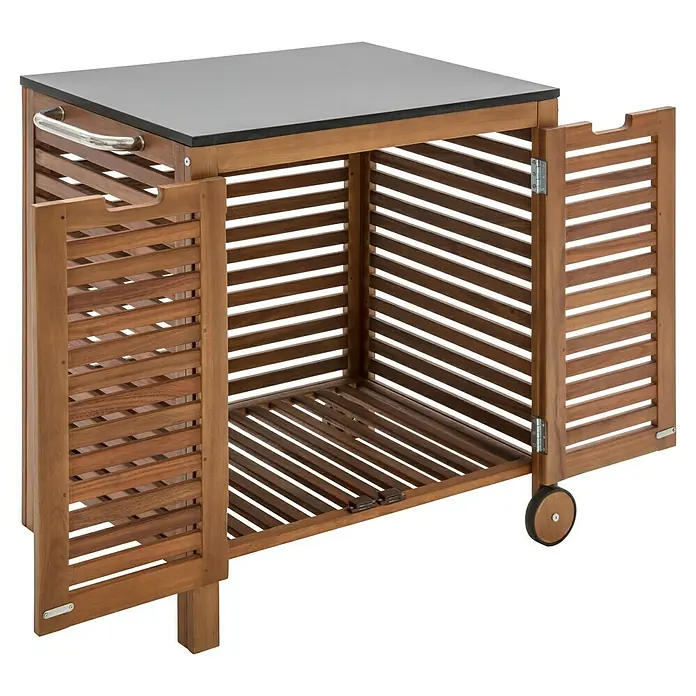 Sunfun Diana Garten-Aufbewahrungschrank - 58 x 77 x 88 cm, Mit Rollen - Foto eines offen stehenden Holzschranks mit Lamellentüren, einer grauen Oberseite und einem Griff.