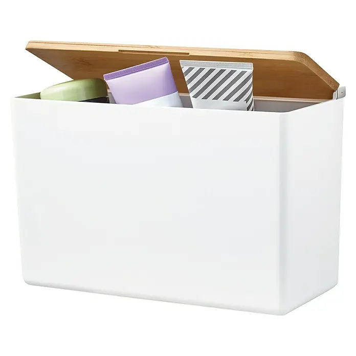 Tesa Caja de almacenaje Baboo XL - L x An x Al: 24,2 x 10,2 x 16 cm, Plástico, Blanco - Un recipiente de almacenamiento blanco con tapa de bambú, lleno de varios artículos de aseo. Ideal para la organización del baño.