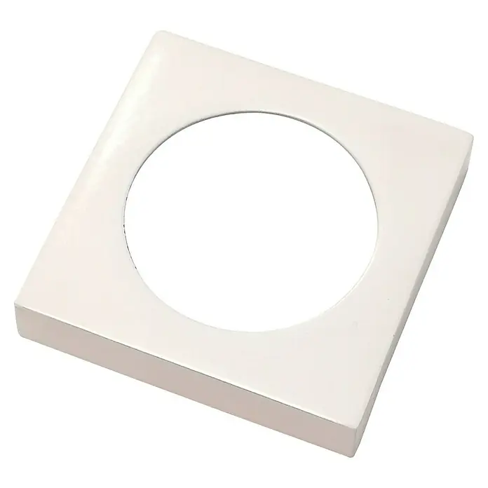 GDK Roseta A05-SA - Blanco - Primer plano de un objeto cuadrado blanco con una abertura redonda en el centro, aislado sobre un fondo negro.