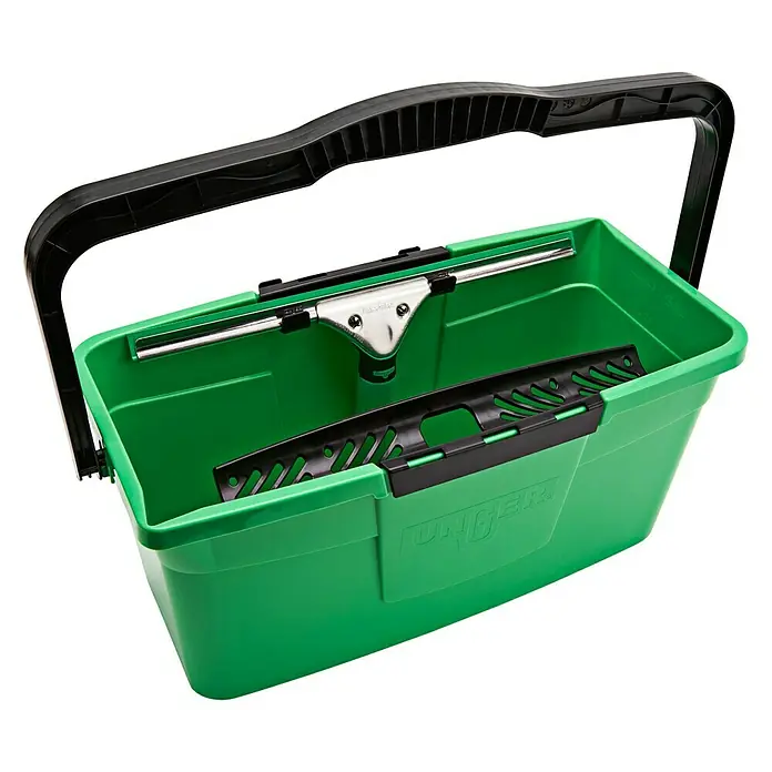 Unger Eimer Profi - 12 l, Kunststoff, Grün - Grüner Unger Fensterputzeimer mit schwarzem Griff und Zubehör für professionelle Fensterreinigung.