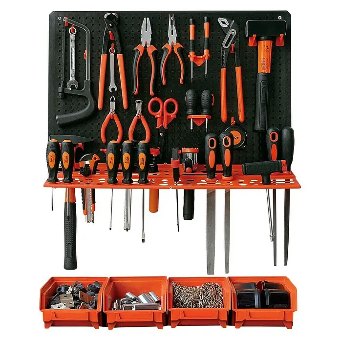 Lockweiler Lochwand-Set Tool Panel PG 1192 - 25 -tlg., B x H: 57 x 8 cm - Werkzeugwand mit einer Vielzahl von Werkzeugen, ordentlich aufgereiht und in orangefarbenen Behältern darunter sortiert.