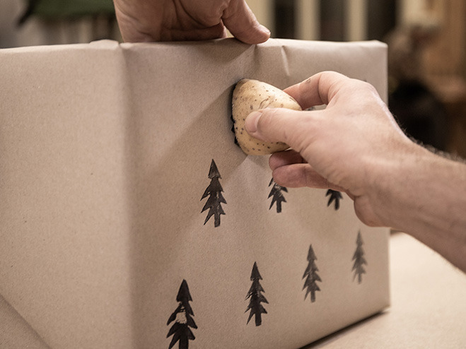 Männer-Adventskalender: Verpackung mit Kartoffel bedrucken