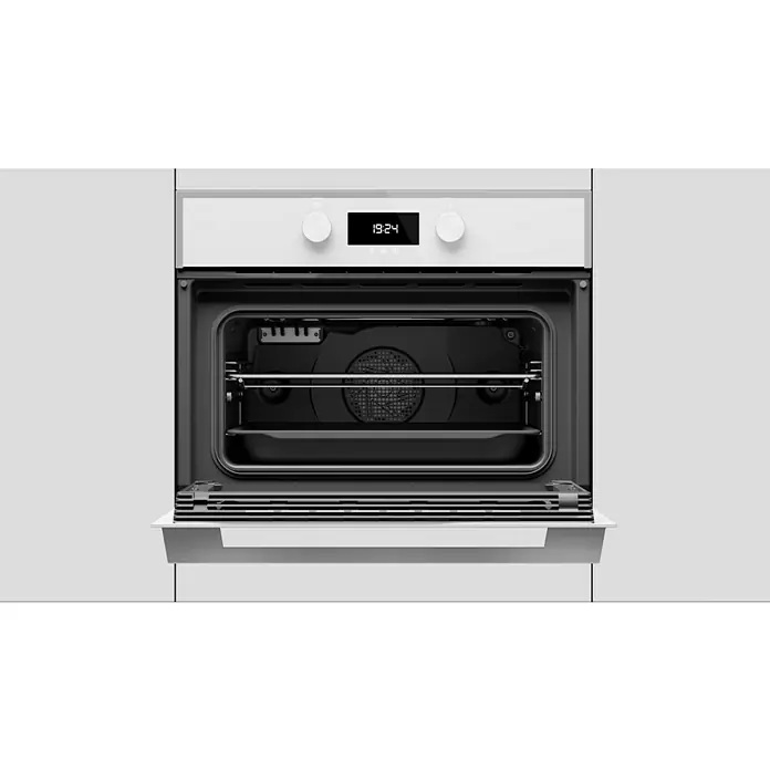 Teka Horno empotrado HLC840 - Número de tipos de calentamiento: 9 ud., Volumen horno: 44 l - Primer plano de un horno empotrable blanco con la puerta abierta, mostrando el interior, incluyendo la rejilla y la bandeja para hornear.