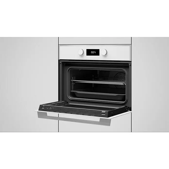 Teka Horno empotrado HLC840 - Número de tipos de calentamiento: 9 ud., Volumen horno: 44 l - Horno empotrable de diseño moderno con la puerta abierta, mostrando el interior con una rejilla y una bandeja para hornear profunda. El reloj marca las 19:24.