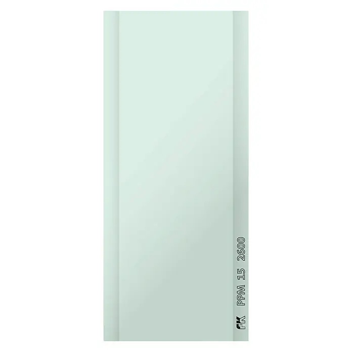Placo Saint-Gobain Placa de yeso laminado FK PPM15 - 2,6 x 1,2 m, Espesor: 15 mm - Primer plano de un panel FK PPM 15 2600, ideal para diversas aplicaciones. Su aspecto claro y su construcción robusta lo distinguen.