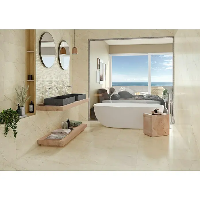 Pavimento cerámico Volga - 45 x 45 cm, Crema, Brillante - Elegante baño con lavabo doble, espejos ovalados y bañera exenta con vista al mar para una relajación total.