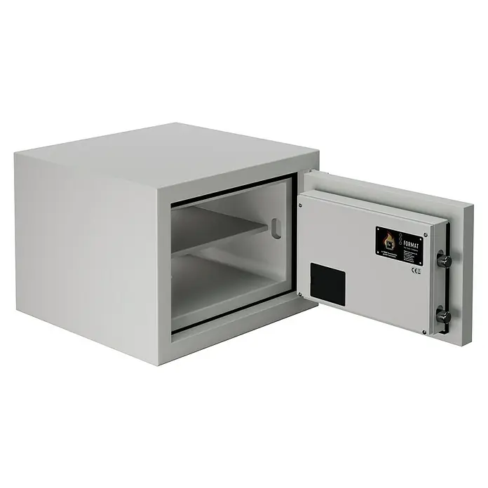 Format Feuerschutztresor Fire Safe Light - L x B x H: 33,5 x 46 x 45,2 cm, Elektronisches Zahlenschloss, 20 l - Ein Tresor mit offener Tür. Der Tresor ist innen mit einem Regal ausgestattet und verfügt über eine Verriegelungsmechanismus an der Tür.