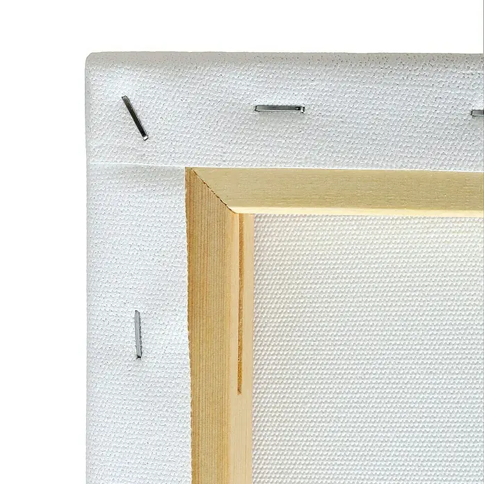 Liquitex Basics Keilrahmen Canvas - 40 x 40 x 1,9 cm, Baumwolle, 3-fach grundiert - Nahaufnahme der Rückseite einer Leinwand, die die Leinwandstruktur und die Befestigung am Holzrahmen zeigt.