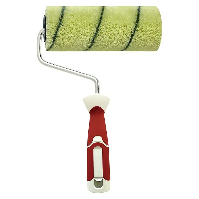 Rodillo de pintar 18 - Apto para: Superficies ligeramente rugosas, Espesor de estribo: 8 mm - Primer plano de un rodillo de pintura con funda verde y mango rojo, ideal para pintar paredes y renovaciones.