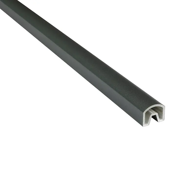 Kovalex Sichtschutzelement Premium Startermodul Komplettset - B x H: 180 x 180 cm, Anthrazit - Nahaufnahme eines grauen Profils, ideal für vielfältige Anwendungen im Bau- und DIY-Bereich, robust und vielseitig einsetzbar.
