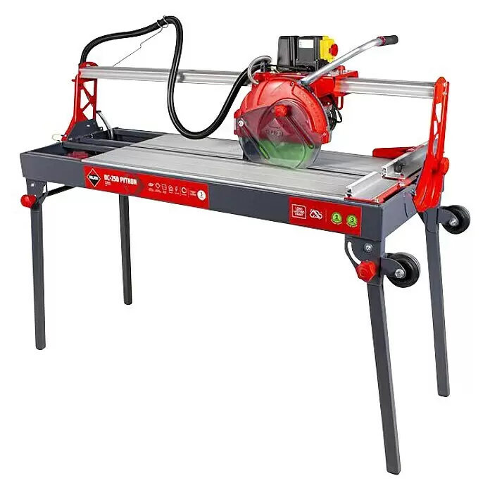 Rubi Cortador de azulejos eléctrico DC-250 Python 1200 - 1.100 W, Longitud de corte máx.: 1.210 mm, Profundidad de corte a 90 °: 90 mm - Cortadora de azulejos húmeda profesional roja y gris con cabezal deslizante y rieles plateados, diseñada para corte preciso de azulejos.