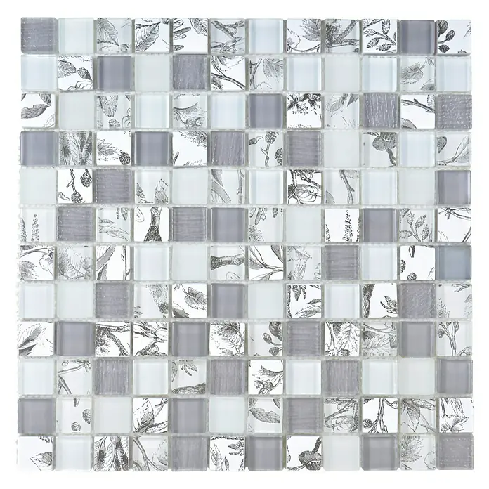 Mosaikfliese Quadrat Crystal XCM JT12 - 29,8 x 29,8 cm, Grau, Glänzend - Detailaufnahme eines Mosaikfliesen-Dekors mit floralen Mustern in Grau, Weiß und transparenten Akzenten für stilvolle Wandgestaltung.