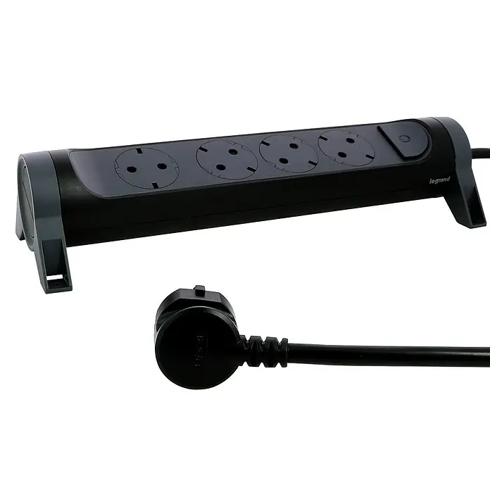 Legrand Base de enchufe múltiple Confort - Número de enchufes Schuko: 4 ud., Negro, Longitud del cable: 1,5 m - Una regleta negra de Legrand con cuatro enchufes y un cable de alimentación negro, proporcionando conectividad fiable.