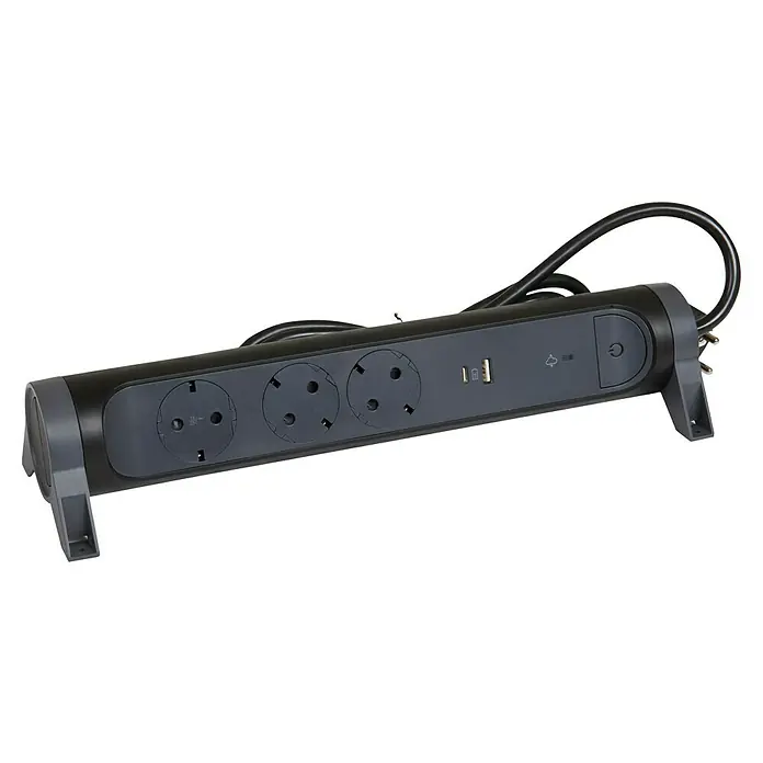 Legrand Base de enchufe múltiple con USB - Negro, Longitud del cable: 1,5 m, IP20, Con interruptor - Una regleta negra con puerto USB e interruptor de encendido sobre un fondo negro.