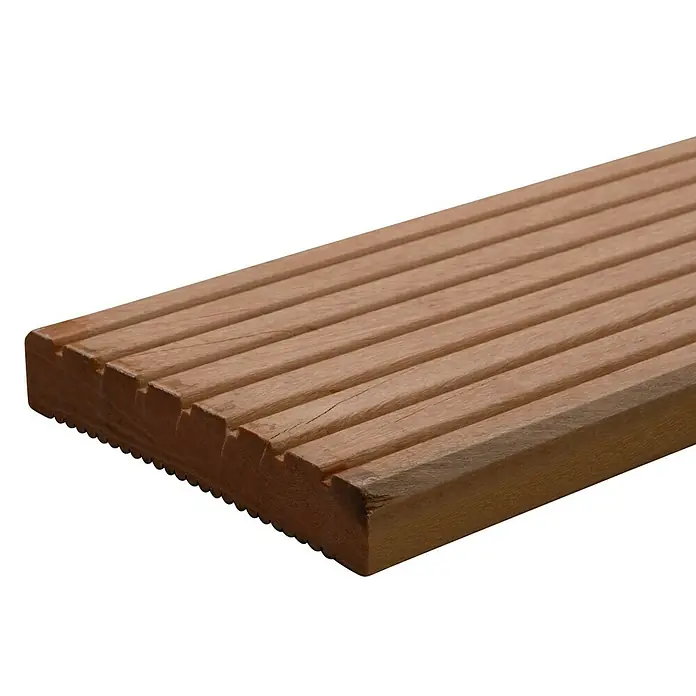 Terrassendiele Premium/Select - Bangkirai, 300 x 14,5 x 2,5 cm, Braun - Detailaufnahme einer geriffelten Holzterrasse, die die natürliche Maserung und Textur des Materials hervorhebt.