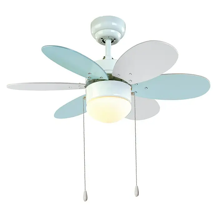 Sulion Ventilador de techo Lollipop - Multicolor pastel, 76 cm, 40 W - Primer plano de un ventilador de techo blanco con aspas azules y blancas y una luz en una habitación negra.