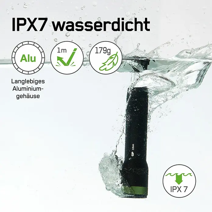 GP Taschenlampe CR41 - 30 lm - 650 lm - Abbildung einer wasserdichten IPX7-Taschenlampe aus Aluminium, die teilweise ins Wasser getaucht ist.