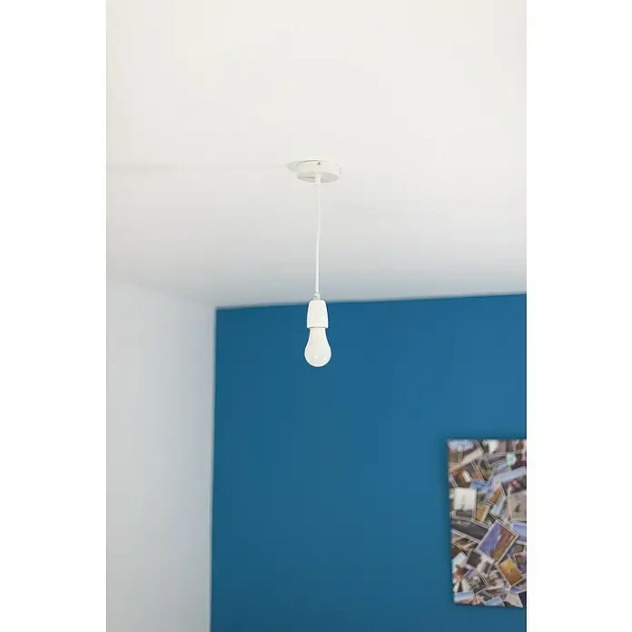 Chacon Casquillo cerámico - Cerámica, Blanco, 1 ud. - Iluminación simple y minimalista con una sola bombilla suspendida del techo blanco. La lámpara colgante desprende una elegancia discreta.