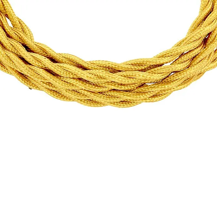 Chacon Cable textil trenzado decorativo - Dorado, Largo: 3 m, H03VVH2-F, Número de cables: 2, 0,75 mm² - Primer plano de cables textiles dorados retorcidos sobre un fondo negro. Ideal para proyectos de iluminación e instalaciones creativas.