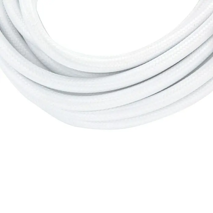 Chacon Cable textil decorativo - 3 m, Blanco - Primer plano de un cable de tela trenzada blanca enrollado, destacando la textura y el patrón del material del cable.