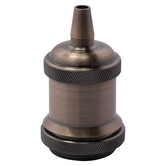 Chacon Casquillo metálico - Metal, Cobre vintage, 1 ud. - Primer plano de un portalámparas de latón patinado. Su diseño vintage es ideal para iluminación retro y mejoras de lámparas.