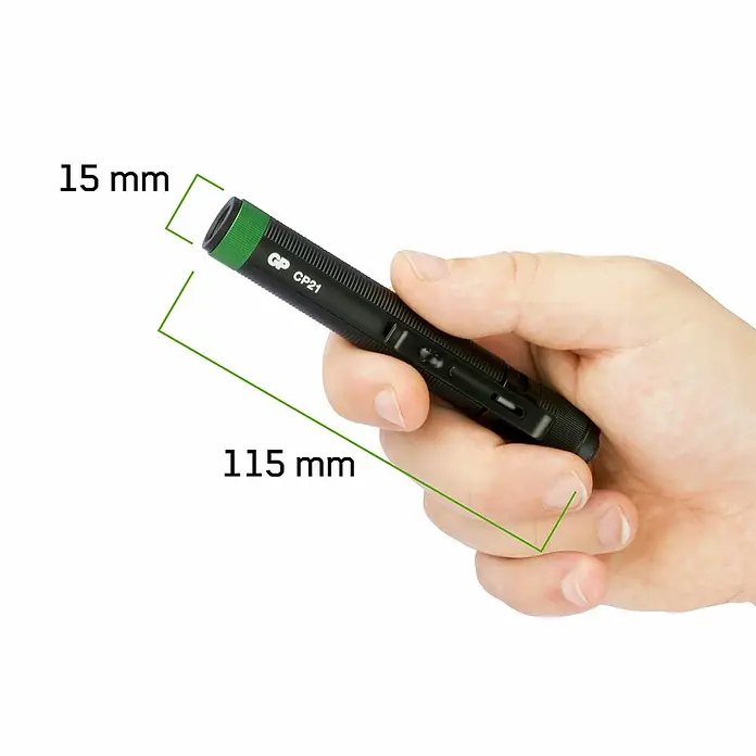 GP Taschenlampe CP21 - 20 lm, IPX4 - Nahaufnahme eines GP CP21 Stiftlichts in der Hand, das seine kompakte Größe und Tragbarkeit hervorhebt.