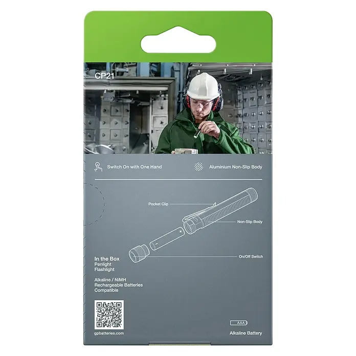 GP Taschenlampe CP21 - 20 lm, IPX4 - Nahaufnahme der Verpackung einer GP CP21 Stiftlampe. Die Lampe ist mit einer Hand bedienbar und hat ein Aluminium-Gehäuse mit rutschfester Oberfläche.