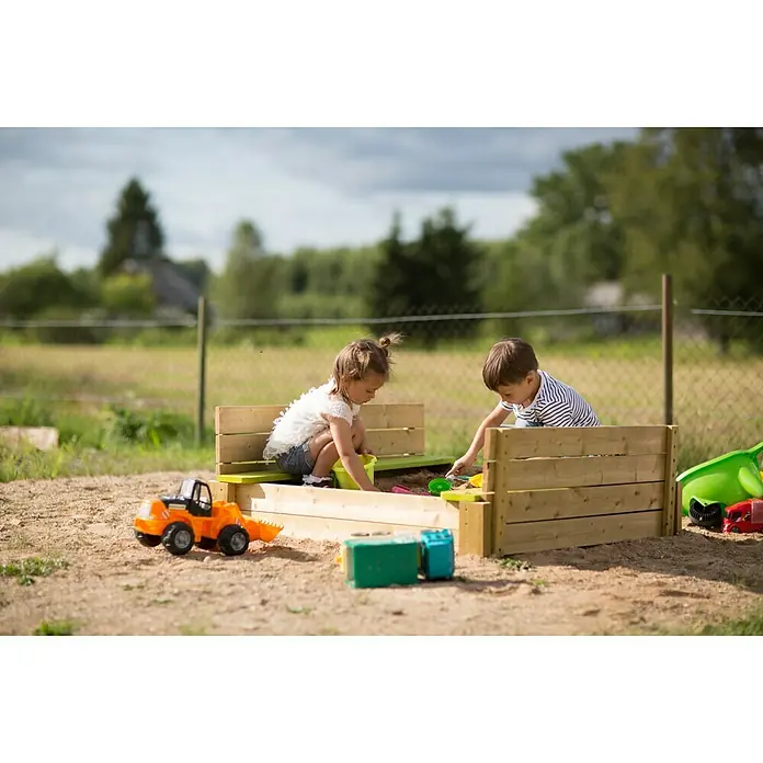 Wendi Toys Sandkasten Deluxe - 120 x 120 x 25 cm, Holz, Natur/Grün - Kinder spielen im Sandkasten mit Holzrahmen und Spielzeug. Der Sandkasten bietet Spaß im Garten.