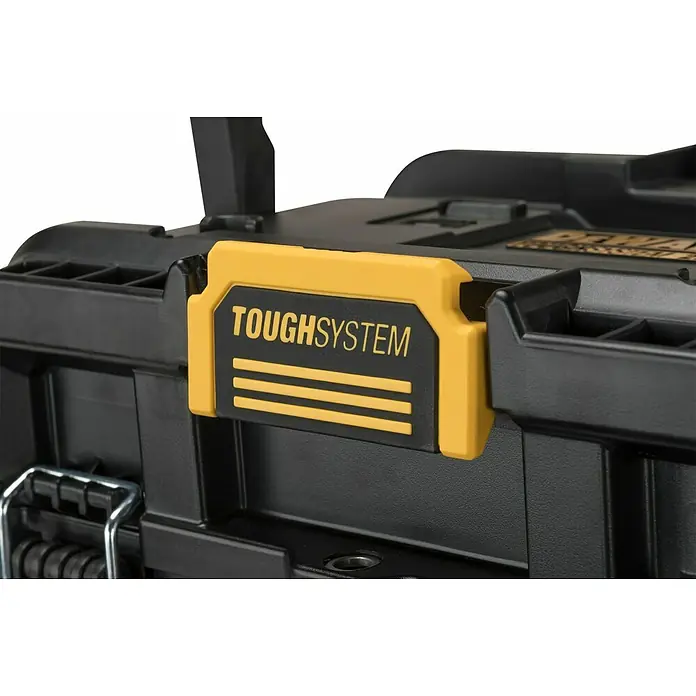 DeWalt Cargador de baterías Toughsystem - L x An x Al: 14 x 38 x 23 cm - Primer plano de una caja de herramientas negra ToughSystem con detalles en amarillo, que muestra su robusto diseño.