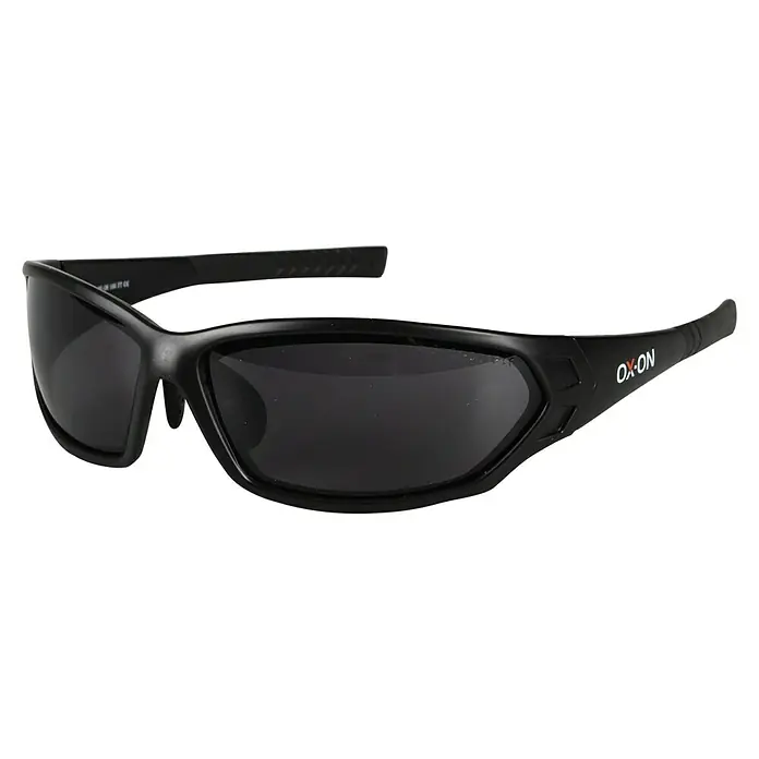 OX-ON Schutzbrille Speed Plus Comfort Dark - Schwarz, Flexibler Bügel - Schwarze Oxon-Sonnenbrille mit dunklen Gläsern und sportlichem Design, ideal für Outdoor-Aktivitäten.