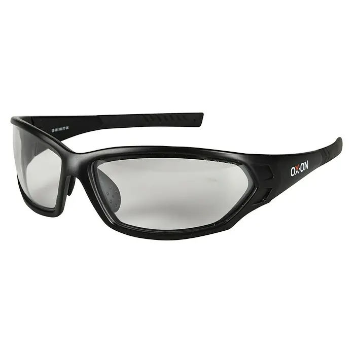 OX-ON Schutzbrille Speed Plus Comfort Clear - Schwarz / Transparent, Flexibler Bügel - Schwarze Schutzbrille von OX-ON für zuverlässigen Augenschutz bei Arbeiten und Outdoor-Aktivitäten. Hoher Tragekomfort inklusive.