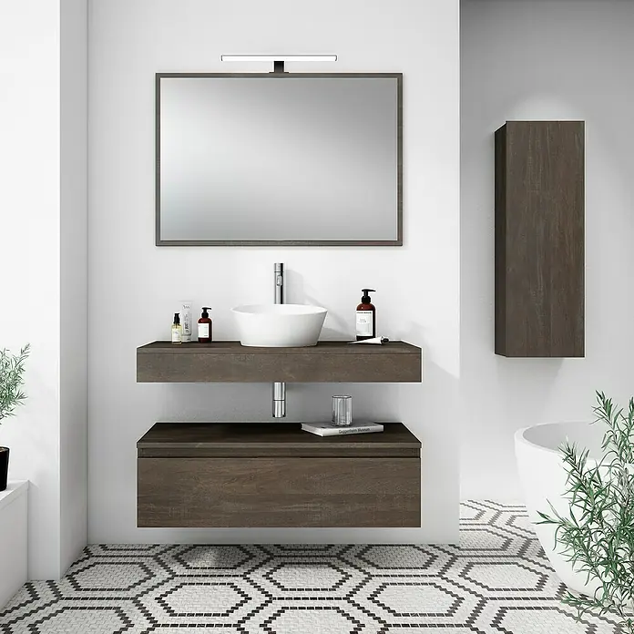 Mueble bajo de lavabo Aidan - L x An x Al: 45 x 80 x 30 cm, Strom - Interior de baño elegante con un tocador moderno de aspecto de madera, complementado con un espejo y muebles de baño a juego.