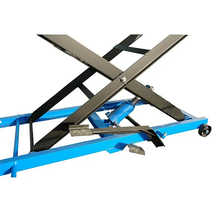 Güde Montagerampe GMR 560 - Höhenverstellung: 22 cm - 79 cm - Detailaufnahme einer blauen Motorradhebebühne mit schwarzer Scherenmechanik und hydraulischem Zylinder, ideal für Werkstattarbeiten.
