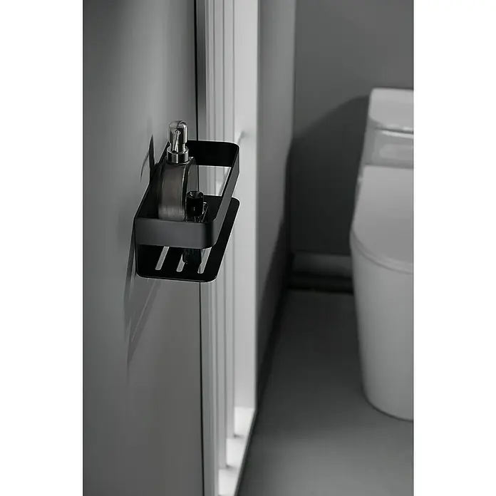 Imex Cesta de baño Mayura - 11 x 25,6 x 8 cm, Acero inoxidable, Negro - Cesta de ducha negra con botella de champú y fragancia en la pared del baño.
