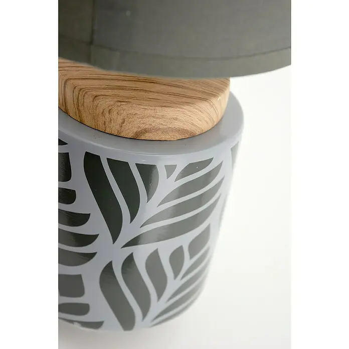 Idp Lampshades Lámpara de sobremesa Vadim - 40 W, L x An x Al: 14 x 14 x 30 cm, Gris, Antracita, E14 - Primer plano de una lámpara de noche decorativa gris con un diseño de hojas y un detalle en madera que irradia elegancia sutil.