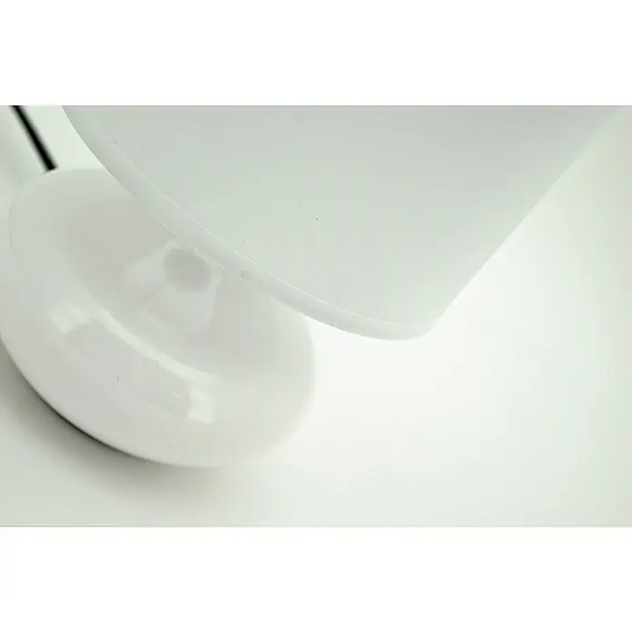 Idp Lampshades Lámpara de sobremesa Alizee - 40 W, L x An x Al: 15 x 15 x 24,5 cm, Blanco, E14 - Primer plano de una lámpara de mesa blanca con base redonda y pantalla de tela, diseño minimalista.
