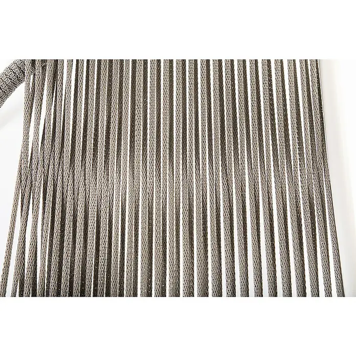 Silla de jardín Melk - 56 x 57 x 80 cm, Beige, Cuerda, Apilable - Primer plano de muchos cables metálicos trenzados verticales que muestran un patrón y una textura únicos.
