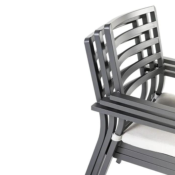 Silla de jardín Galilee - 64 x 56 x 85 cm, Antracita, Aluminio, Apilable - Primer plano de una silla de patio gris con respaldo de diseño tejido y cojín gris claro, ideal para relajarse al aire libre.