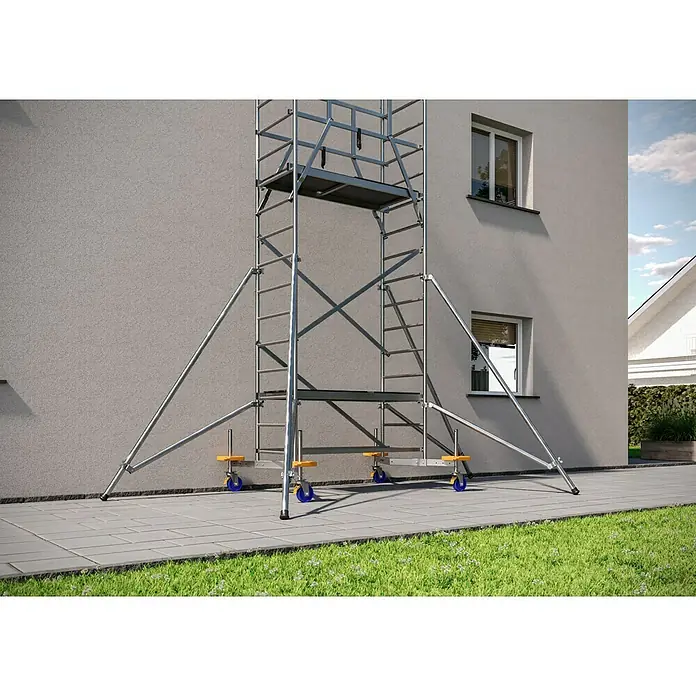 Krause ClimTec Brazo giratorio - Largo: 2,6 m, Diámetro: 39 mm - Un andamio rodante robusto frente a una casa, ideal para la construcción o renovación, con soportes estables y ruedas para la flexibilidad.