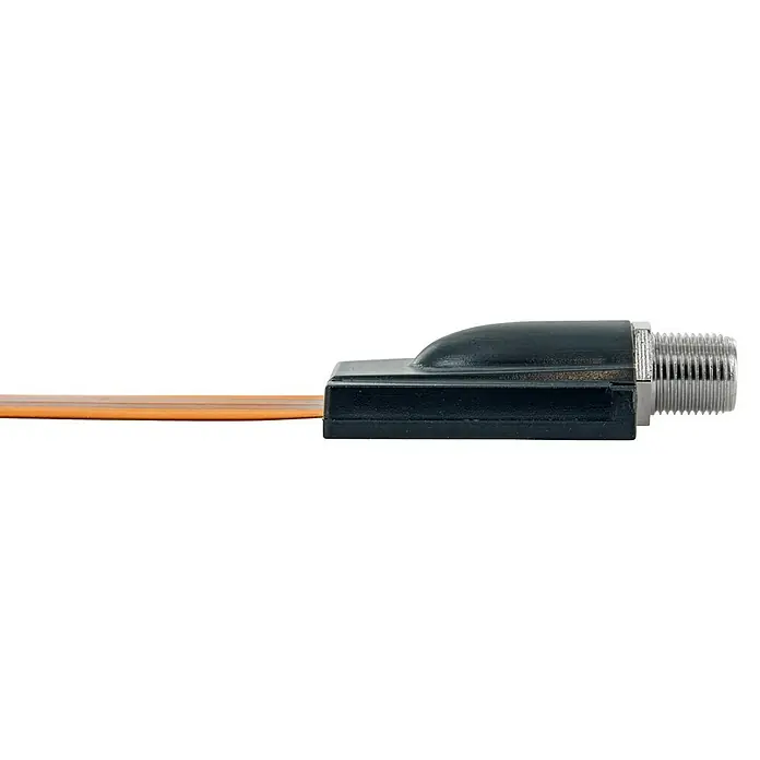Schwaiger Fensterdurchführung Koax-Kabel Ultraflach - Schwarz, Länge: 17,3 cm, F-Buchse - Nahaufnahme eines Flachband-Koaxialkabels mit F-Stecker für Antennenanschluss.