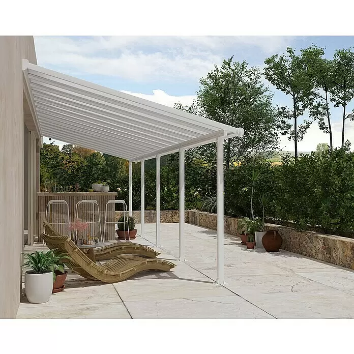 Palram – Canopia Terrassenüberdachung Olympia - B x T: 915 x 300 cm, Verkehrsweiß, Polycarbonat, Transparent - Weißes Aluminium-Terrassendach mit lichtdurchlässigen Paneelen, das einen Außenwohnbereich mit Möbeln beschattet.