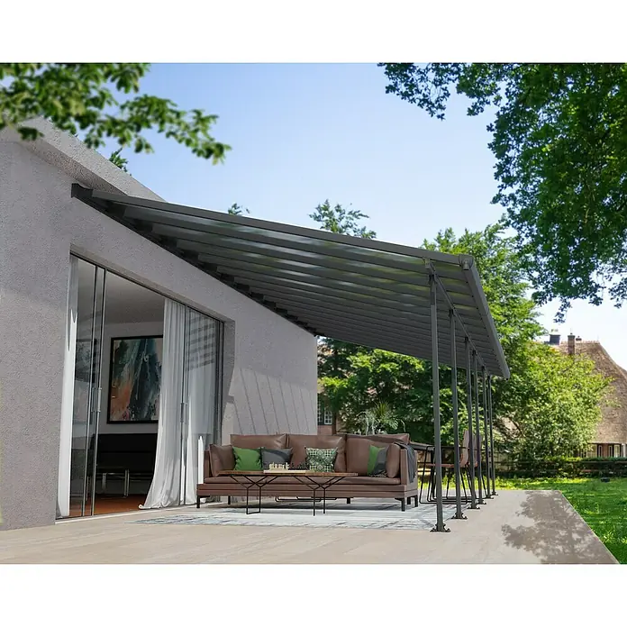 Solid Elements Terrassenüberdachung Martina - B x T: 850 x 400 cm, Anthrazitgrau, Polycarbonat, Transparent - Graue Terrassenüberdachung mit stilvollem Design. Ideal für den Außenbereich mit eleganter Lounge-Möbelanordnung darunter.