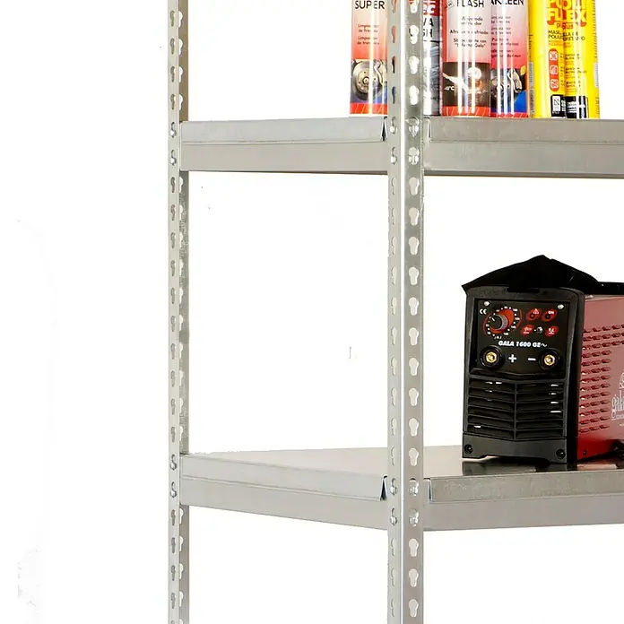 Simonrack Bricoforte Schwerlastregal Bricoforte Metall - H x B x T: 200 x 100 x 60 cm, Traglast pro Boden: 300 kg, Anzahl Böden: 5 Stk., Stecken, Silber/Silber - Ein rotes GALA 1600 GE Schweißgerät steht auf einem stabilen Metallregal, das in einer Werkstatt oder Garage für Ordnung sorgt.