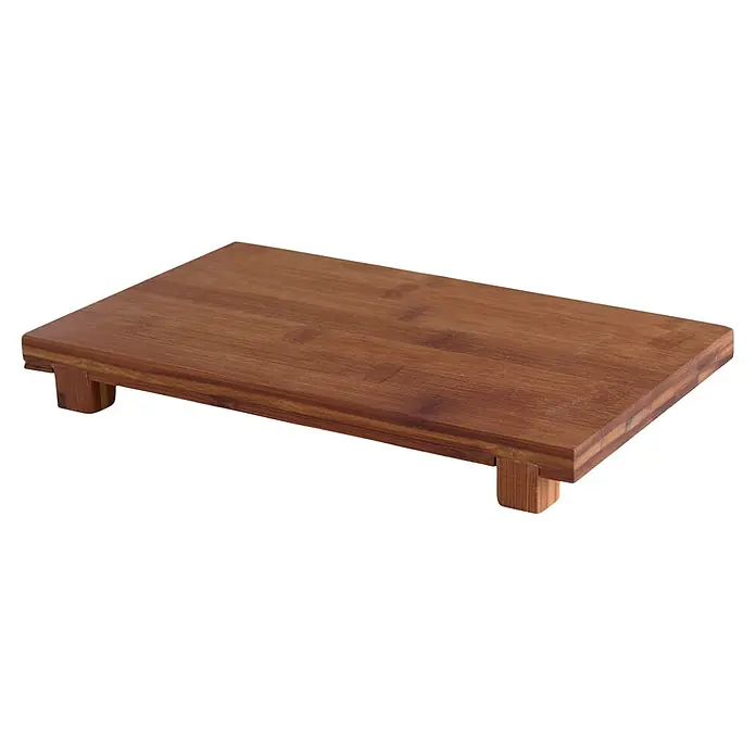 Bandeja Tabla - 15 x 26 x 3 cm, Madera - Primer plano de una plataforma rectangular de madera con patas, ideal para exhibir productos o como elemento decorativo.